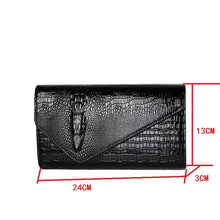 Croc Clutch